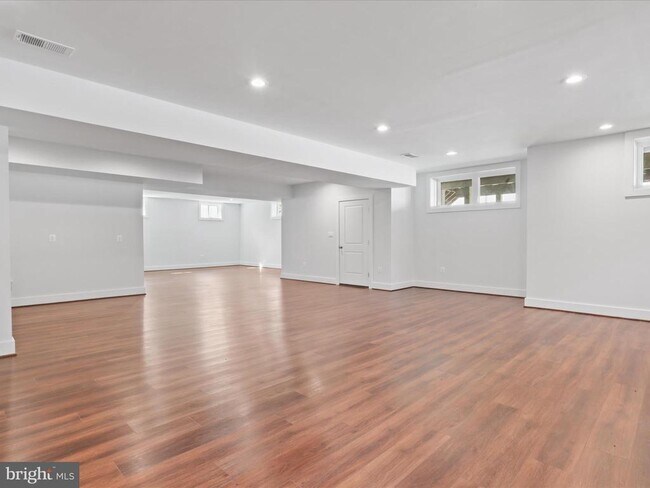 Building Photo - 1830 Cherri Dr