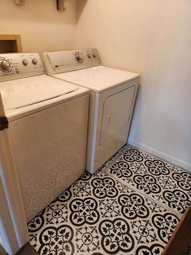 Building Photo - Amazing first floor unit in Arvada! MOVE I...