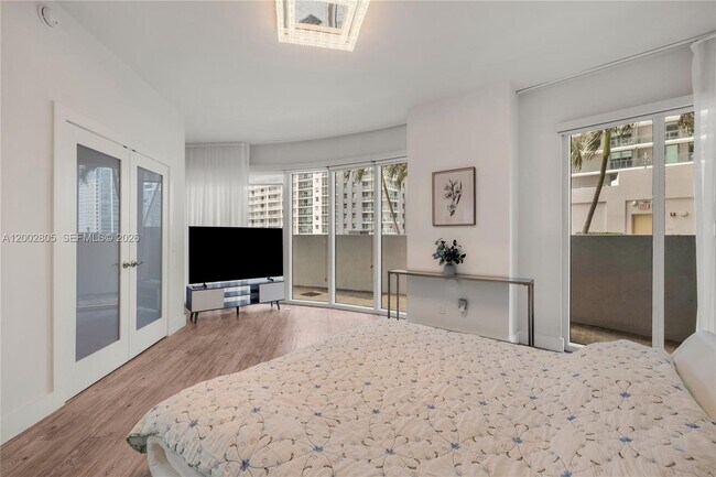 Building Photo - 60 SW 13th St