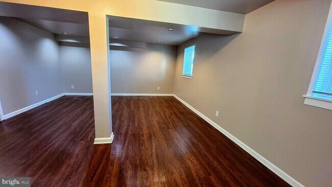 Primary Photo - 203 Linden Ave