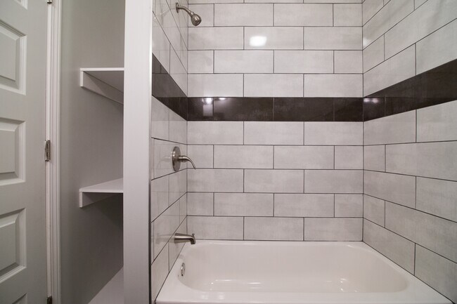 Building Photo - 3116 Lackland Ave