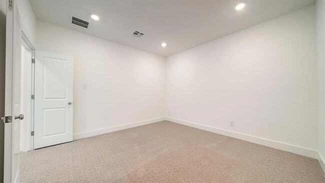 Building Photo - 1412 Mulberry Oak Ln