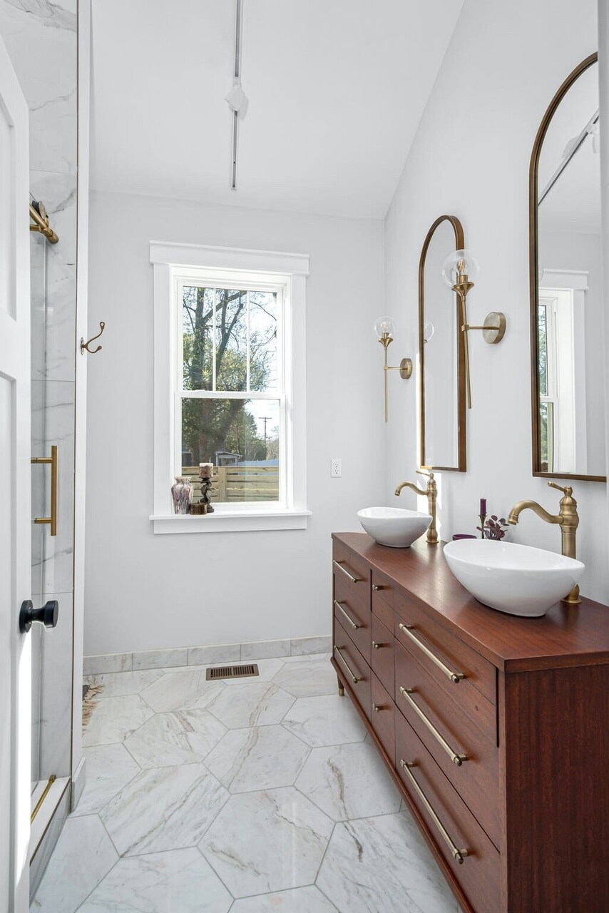 Building Photo - 426 Hart Ave