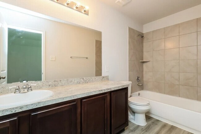 Building Photo - 2700 Madison Ct