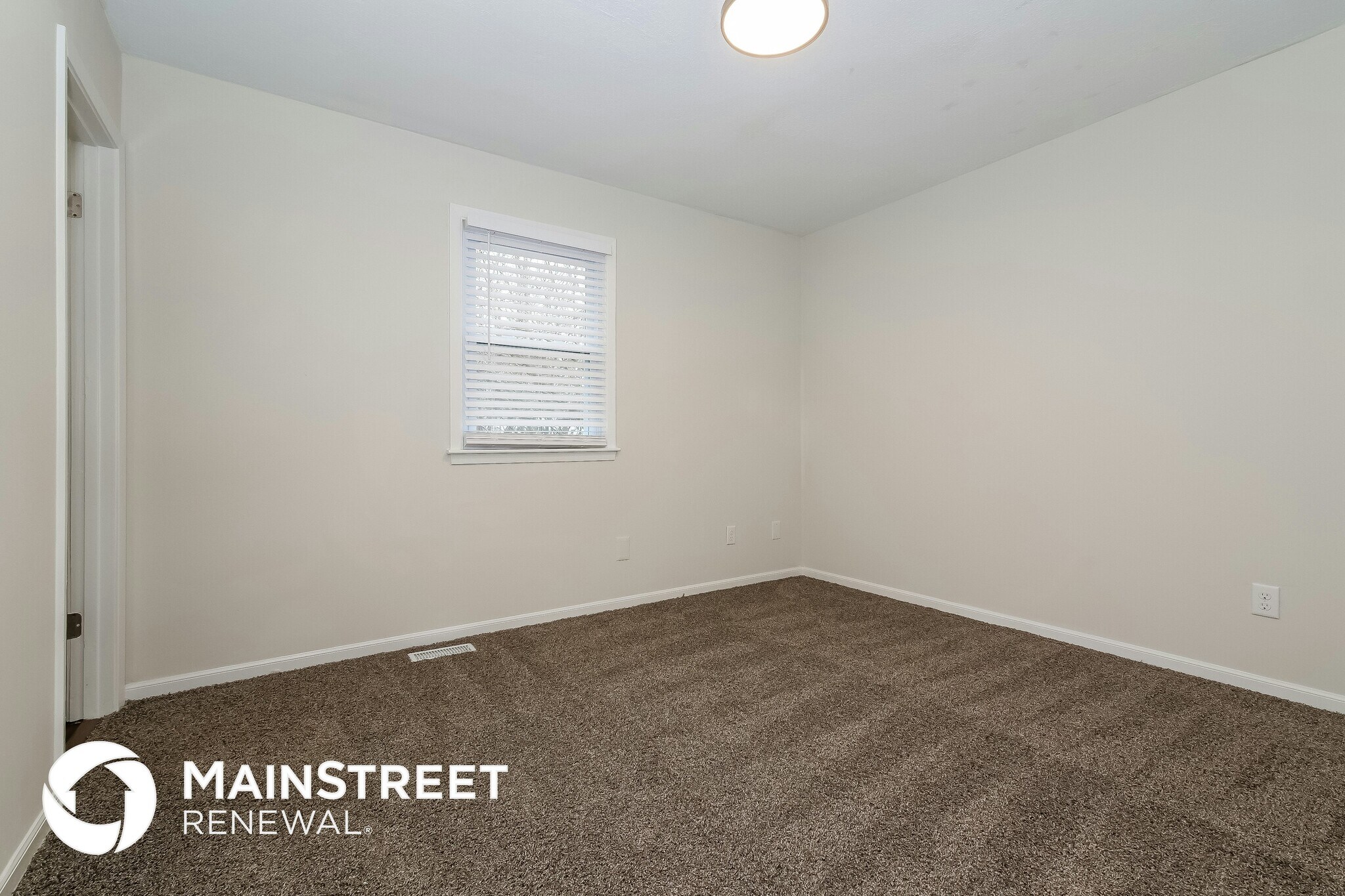 Building Photo - 17243 Chestnut Dr
