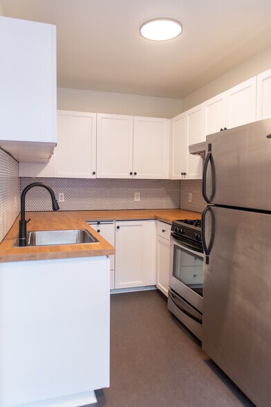 Newly refreshed kitchen - 701 NE 28th Ave
