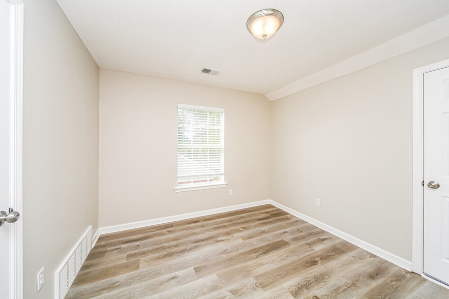 Building Photo - 10738 Pecan View Dr