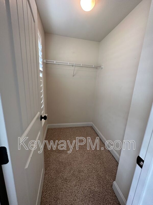 Building Photo - 1731 Edenburg Way