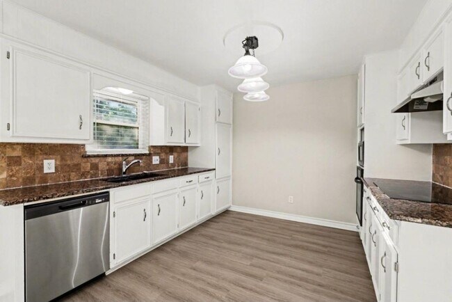 Building Photo - 4900 Ridgeline Dr