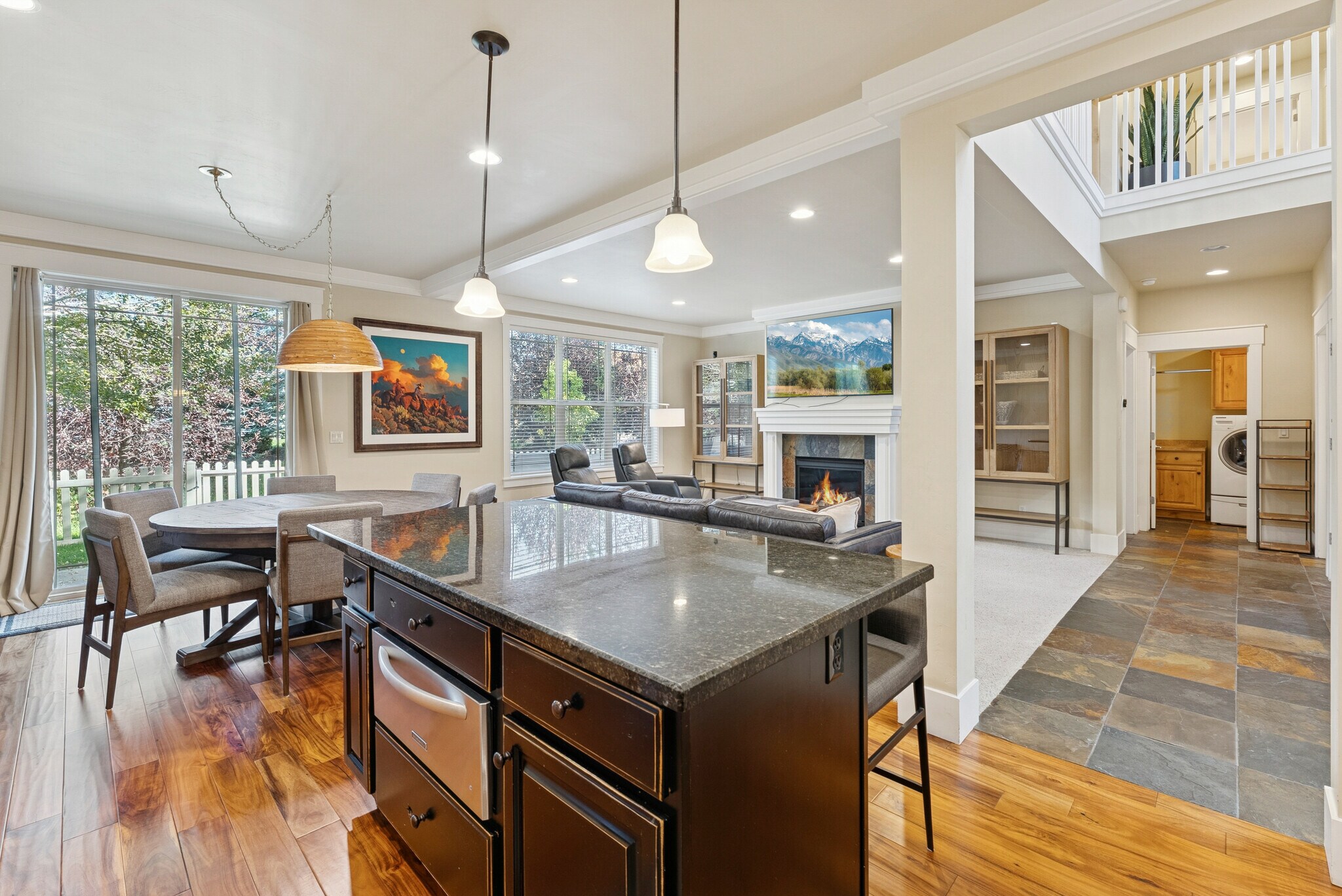 Building Photo - 541 Craftsman Way