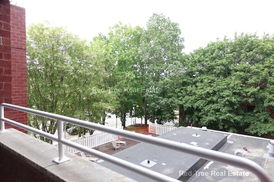 Building Photo - 40 Townly Rd