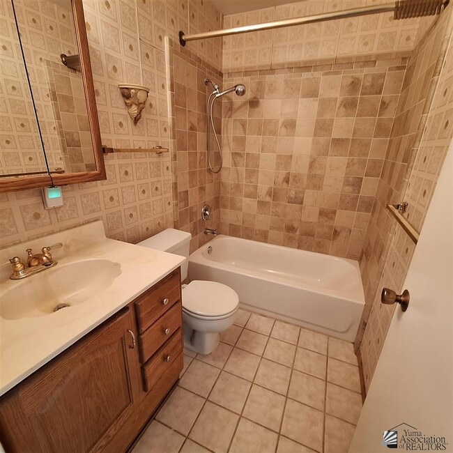 Building Photo - 2106 S 17th Ave