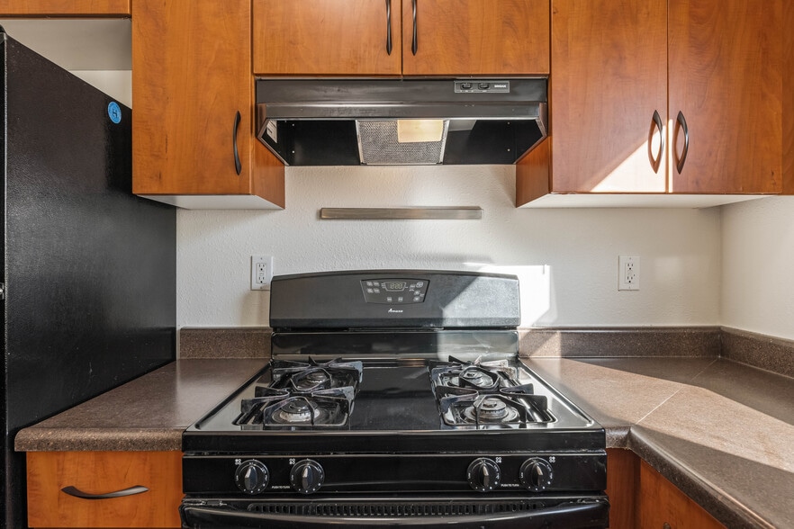 Kitchen - 3611 1/2 W 4th St