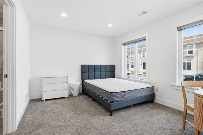 Building Photo - 4009 Cottage Wy