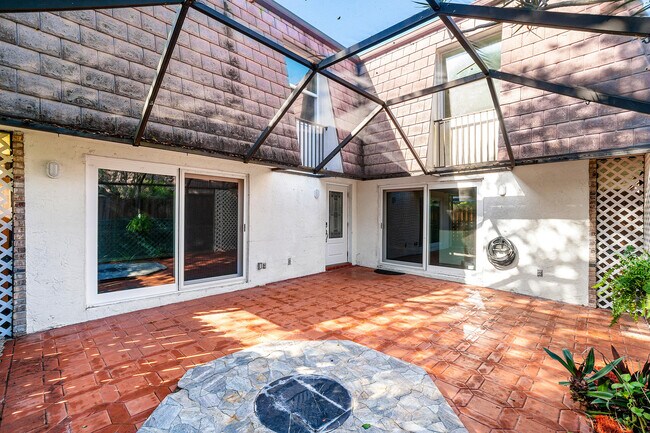 Building Photo - 7536 Courtyard Run E