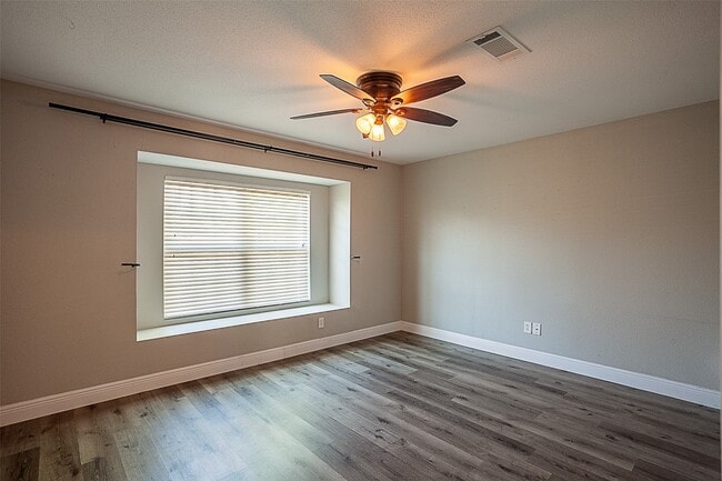 Building Photo - 1171 Park Meadow Dr