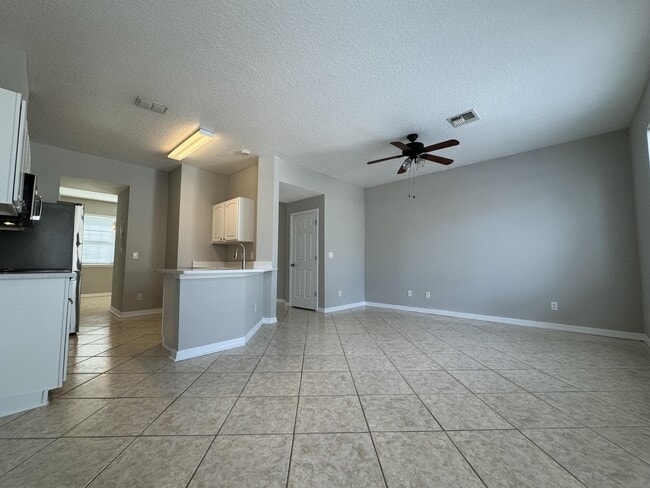 Building Photo - 12965 Langstaff Dr