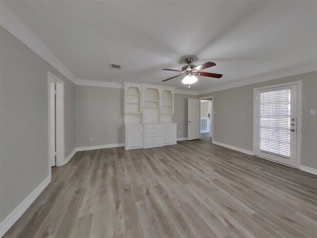 Building Photo - 15806 Crystal Brook Dr