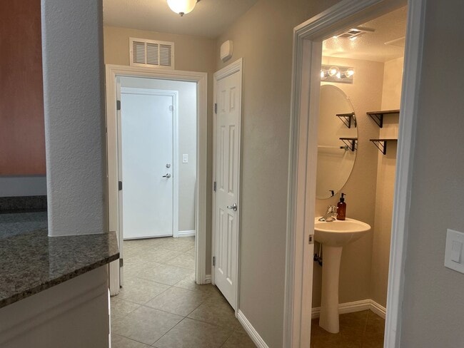 Building Photo - 2359 Koho Dr