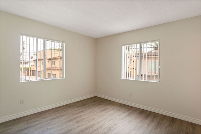 Building Photo - 855 Emerald St