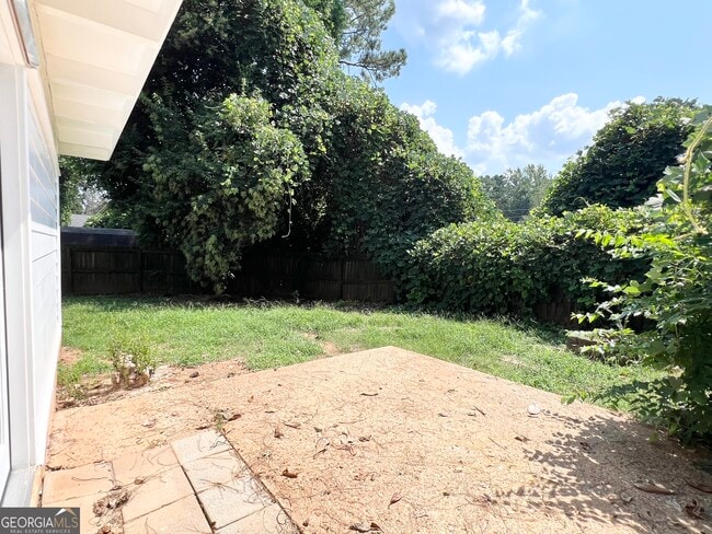 Building Photo - 133 Pineview Dr