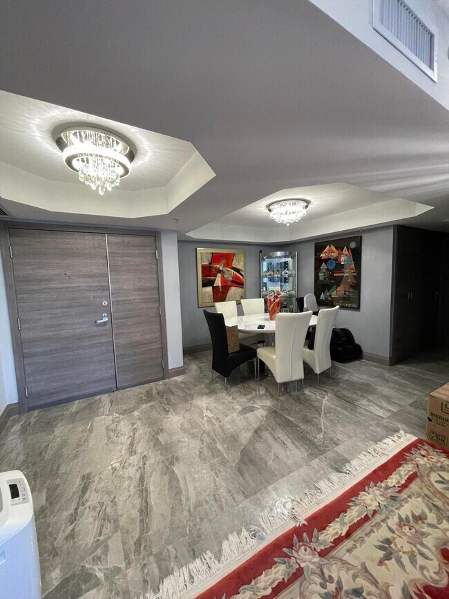 Building Photo - 17275 Collins Ave