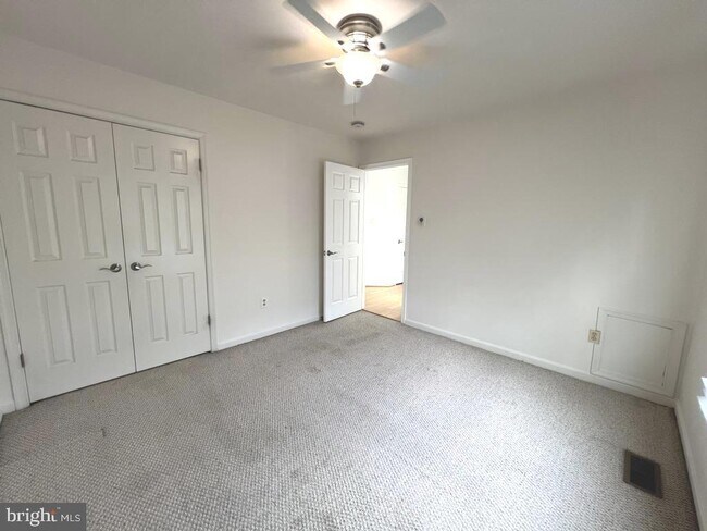Building Photo - 8519 Wheatfield Way