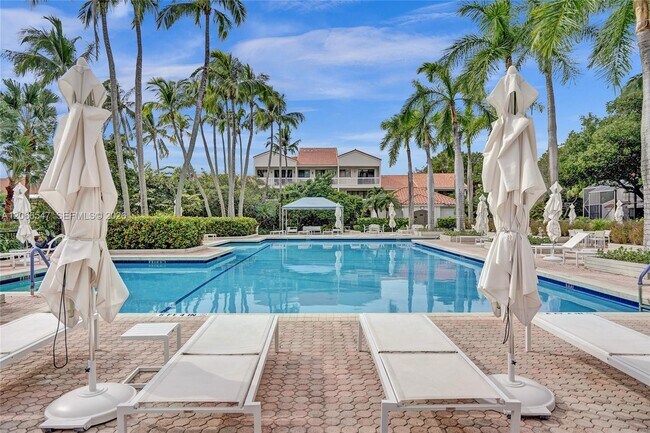 Building Photo - 3610 Yacht Club Dr