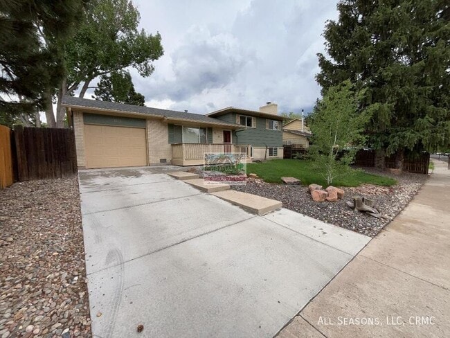 Primary Photo - 4715 La Cresta Dr