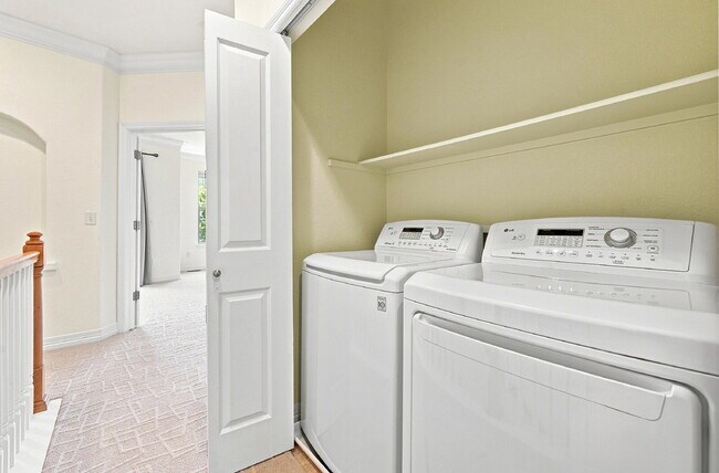 Building Photo - $2,895.95 with $300 Off the first month's rent, 2 Beds - 2.5 Bath, Townhome in Lone Tree with Bal...