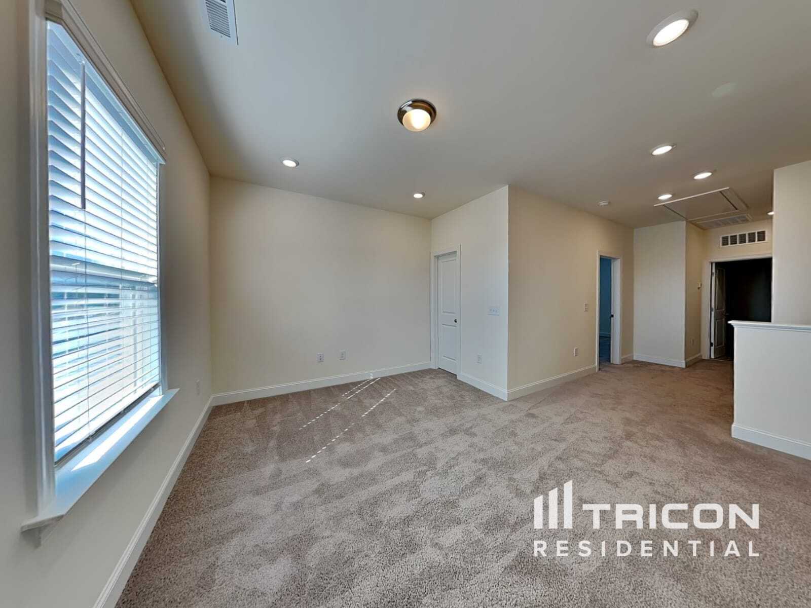 Building Photo - 402 Porterfield Dr