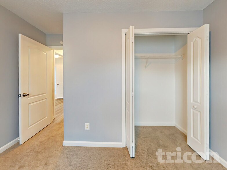 Building Photo - 608 Waterford Ln