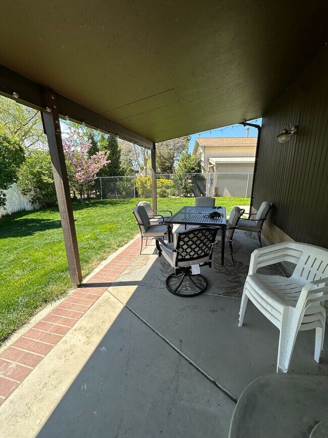 Building Photo - 1576 Plata Way