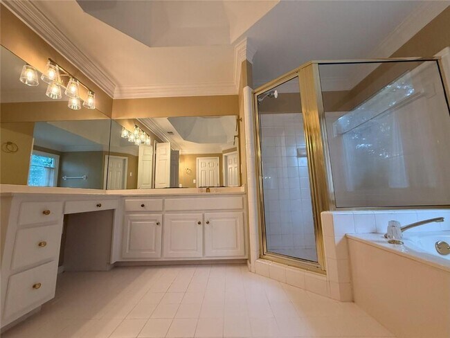 Building Photo - 715 Apsley Way