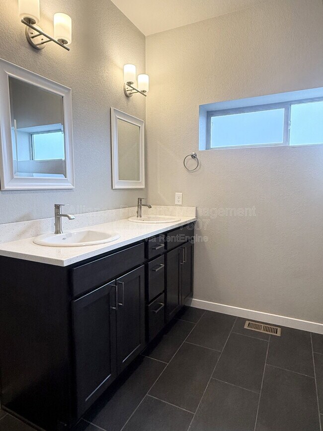 Building Photo - 5424 Carvel Grove