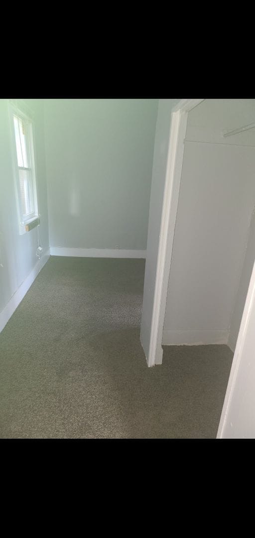 Building Photo - 4 Bed, 2 Bath/Remodled