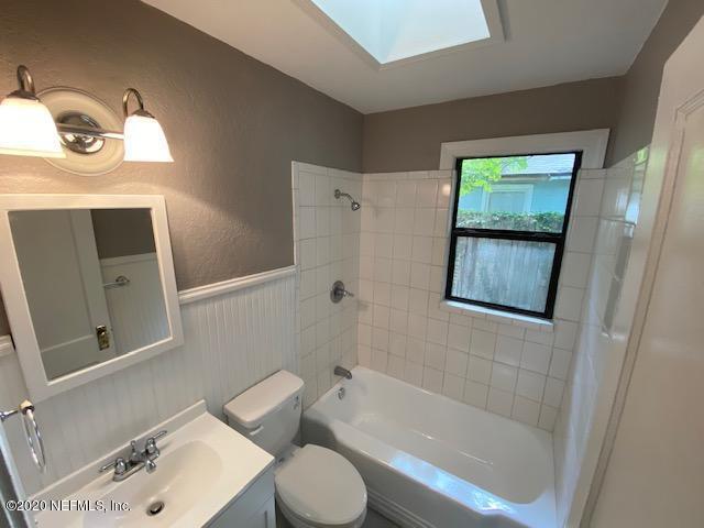 Building Photo - 4565 Royal Ave