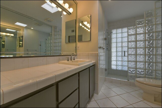 Building Photo - 6300 Jebel Way