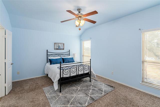 Building Photo - 832 Cheyenne Dr