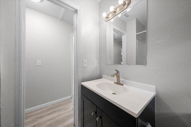 Building Photo - 4103 Holly Hill