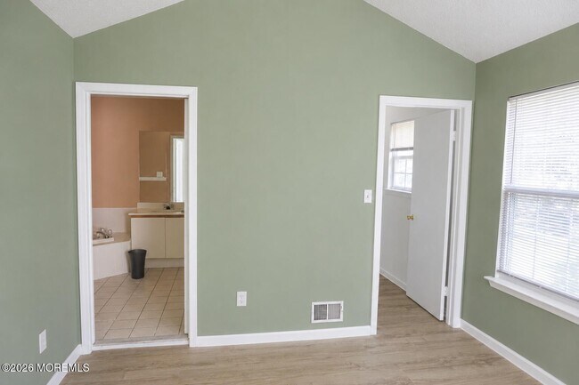 Building Photo - 114 Orion Rd