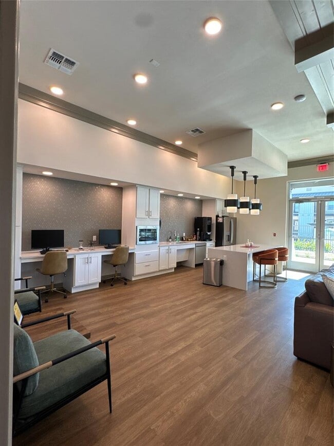 Building Photo - 691 Union Chapel Rd