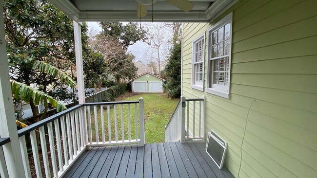 Building Photo - 3 Bedroom 2.5 Bath House in Radcliffeborough - Downtown Charleston