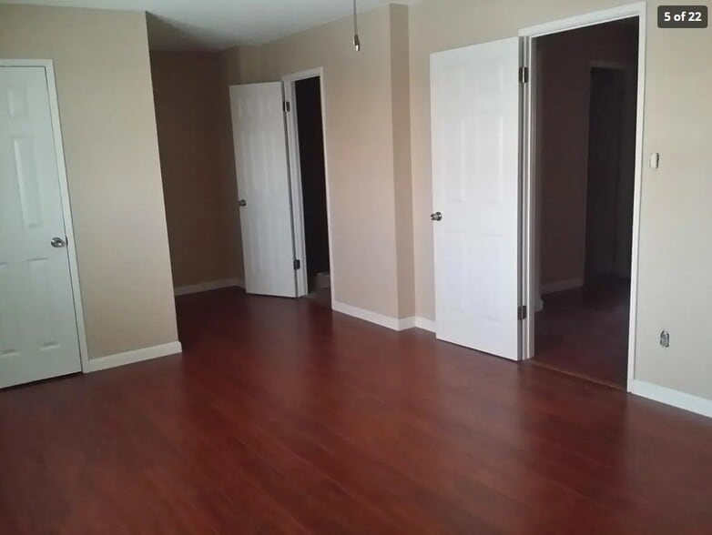 Building Photo - 9054 E Nassau Ave
