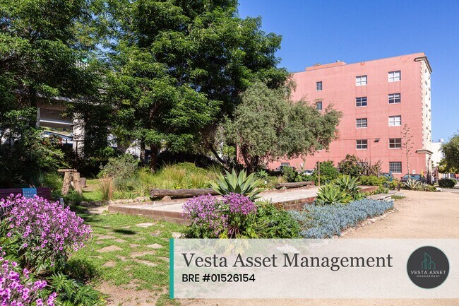 Building Photo - Welcome Home to Dogpatch's Finest