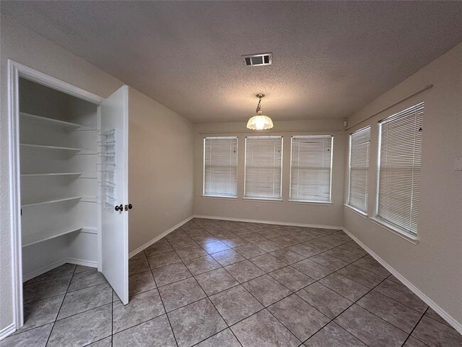 Building Photo - 109 Simpson Ave