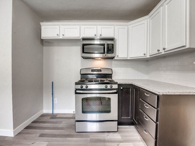 Building Photo - 3 bed, 2 bath home in Shawnee!