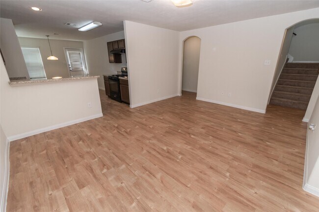 Building Photo - 2610 Vikram Dr