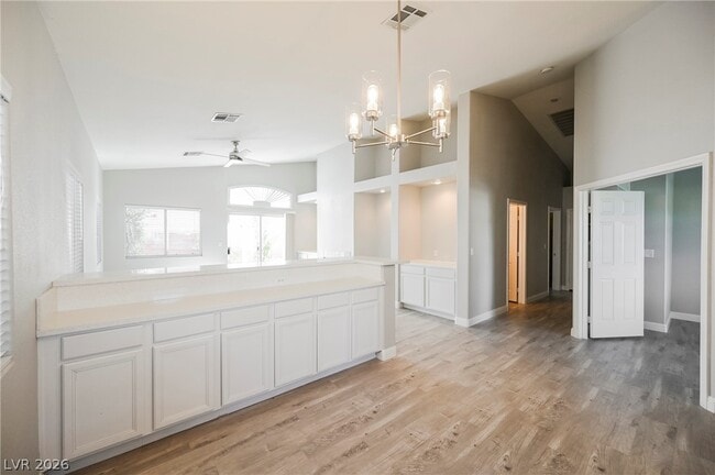 Building Photo - 490 Beaconwood St