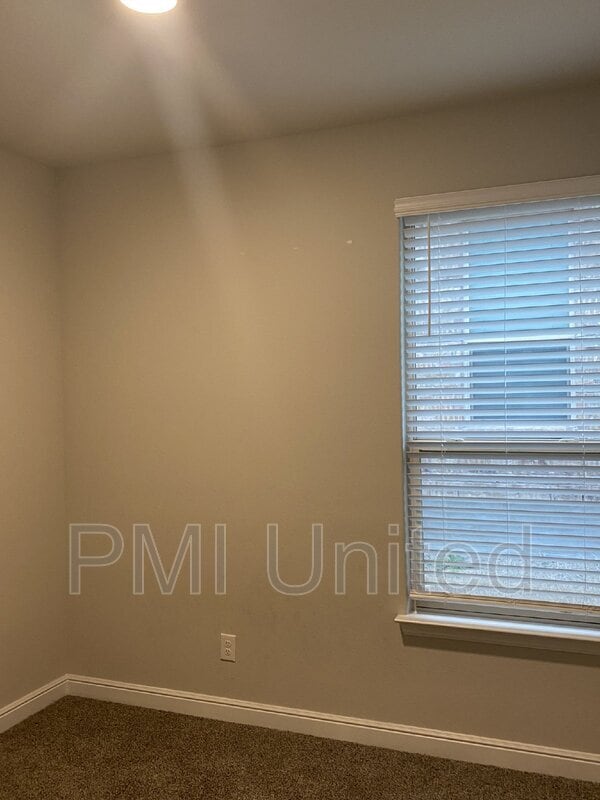 Building Photo - 249 Irish Moss Dr